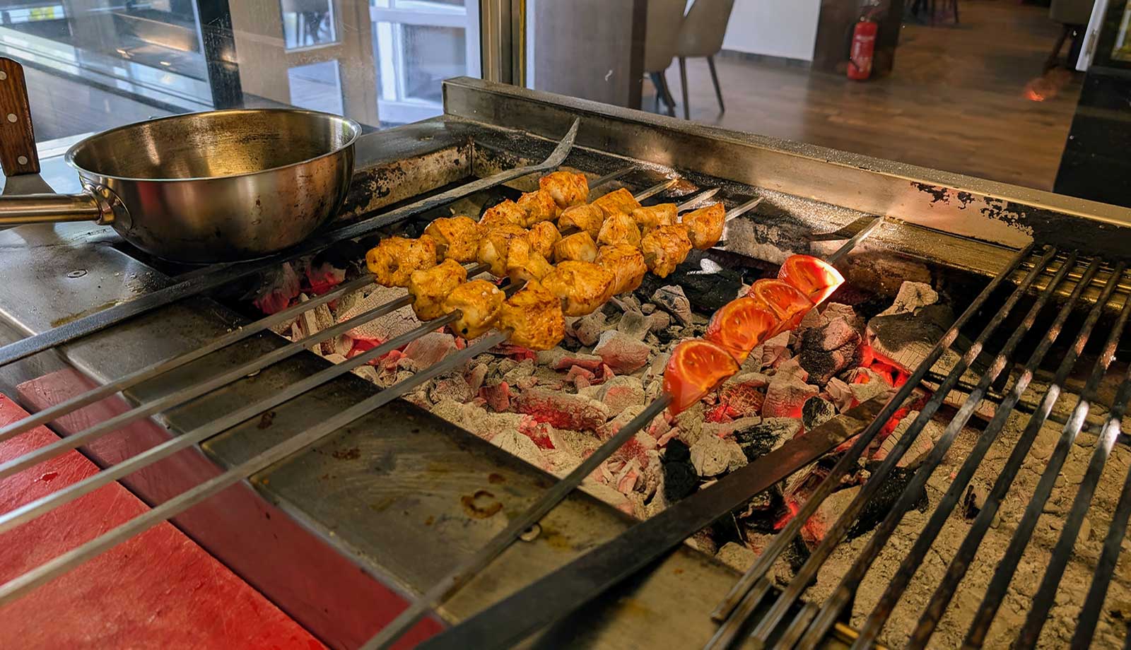 Holzkohlegrill